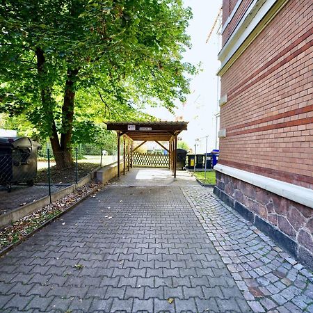 Edler Wohnraum Noble Stadtoase Mit Boxspringbett, Kaffeevollautomat & Parkplatz Zwickau Ngoại thất bức ảnh