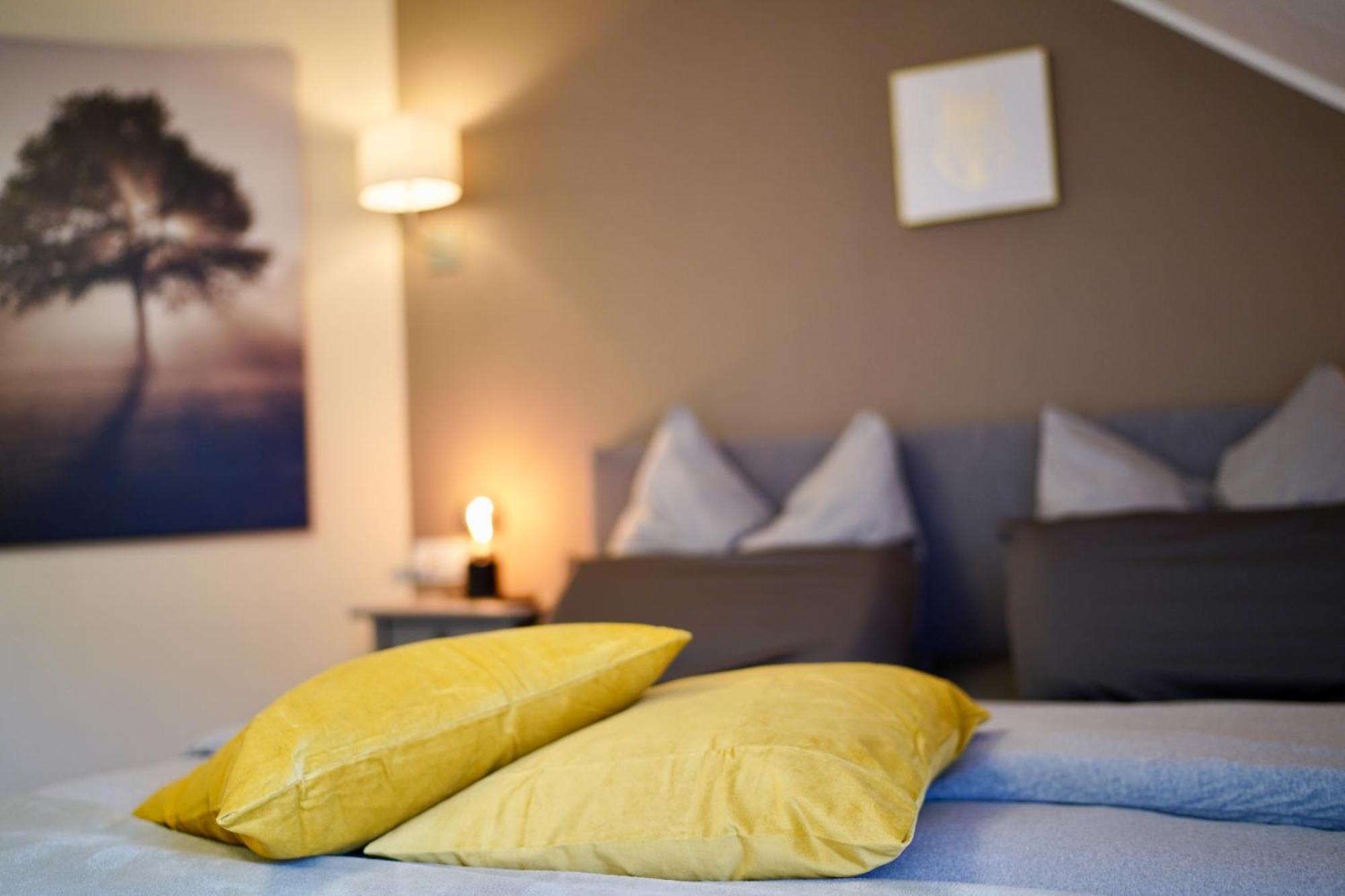Edler Wohnraum Noble Stadtoase Mit Boxspringbett, Kaffeevollautomat & Parkplatz Zwickau Ngoại thất bức ảnh