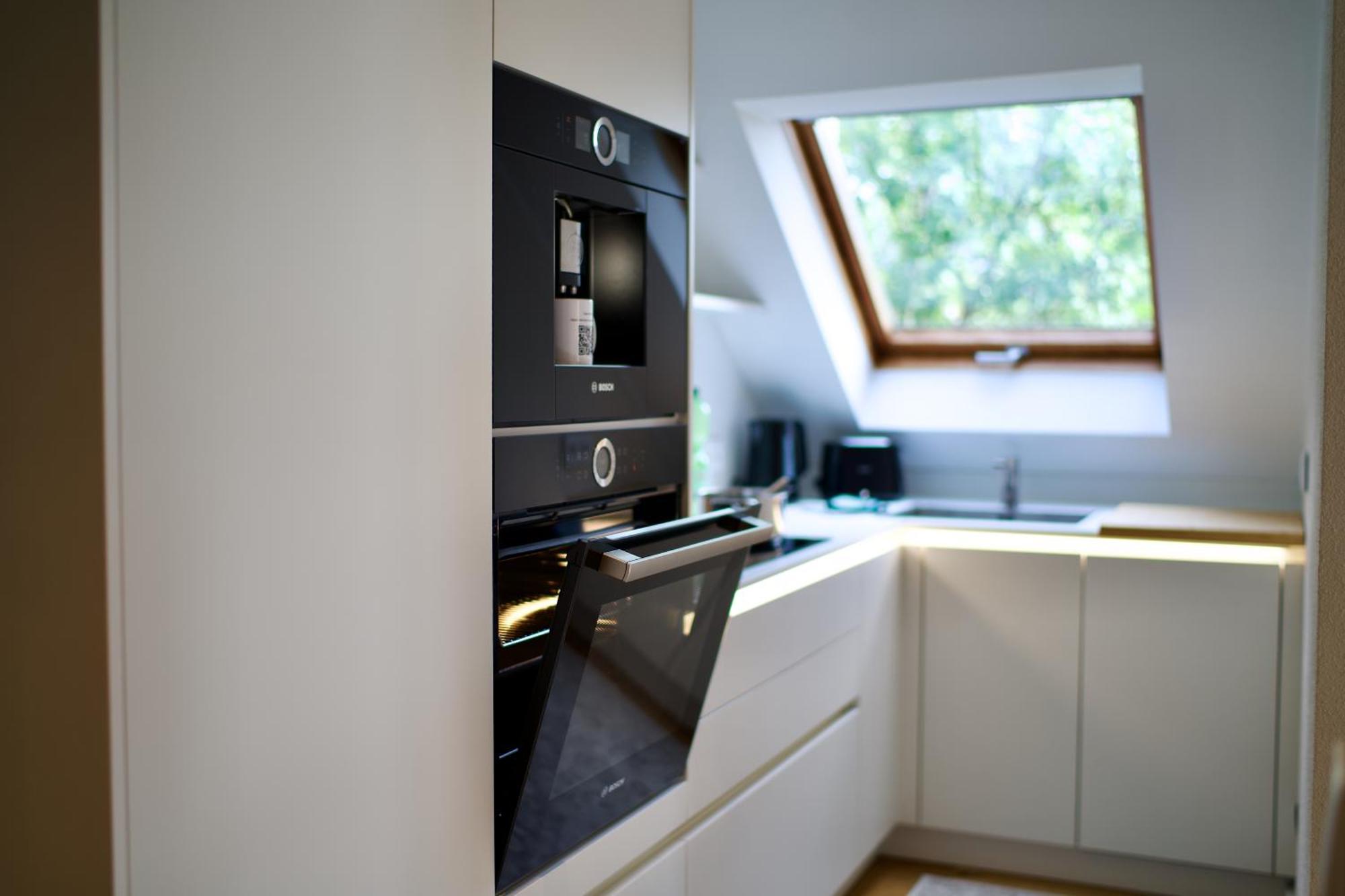 Edler Wohnraum Noble Stadtoase Mit Boxspringbett, Kaffeevollautomat & Parkplatz Zwickau Ngoại thất bức ảnh