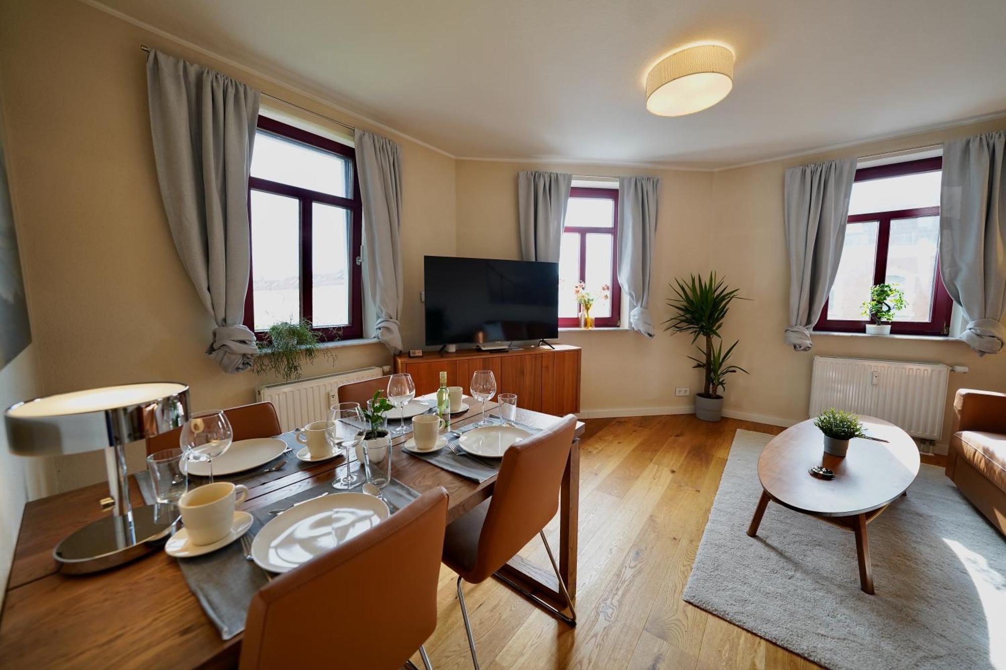 Edler Wohnraum Noble Stadtoase Mit Boxspringbett, Kaffeevollautomat & Parkplatz Zwickau Ngoại thất bức ảnh